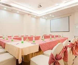 Small Party Room (Adjoining Restaurant)